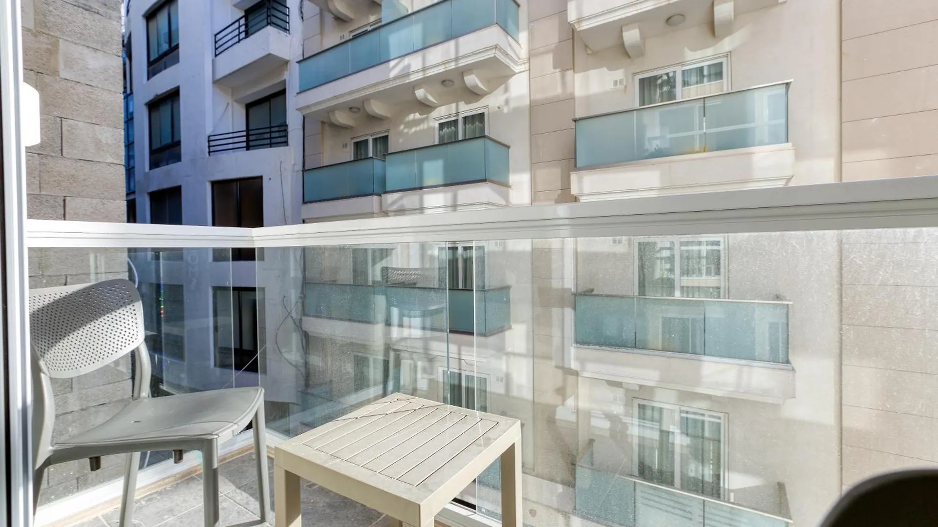 Ra5 - New, Bright & Spacious - Sliema-Gzira Area!