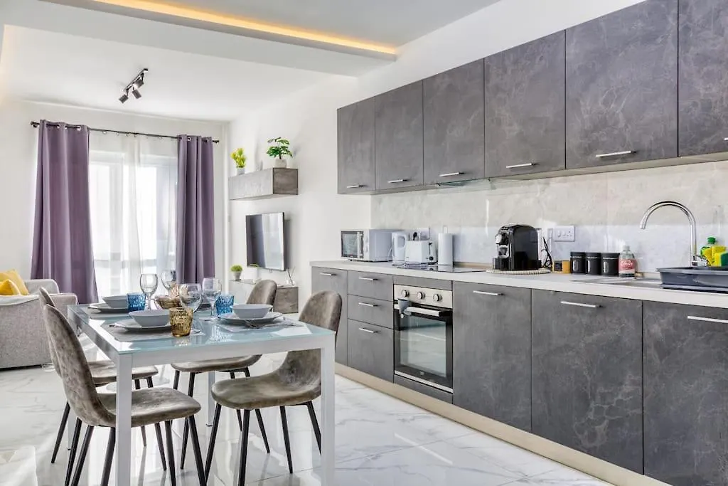 Apartamento Ra5 - New, Bright & Spacious - Sliema-Gzira Area! Malta