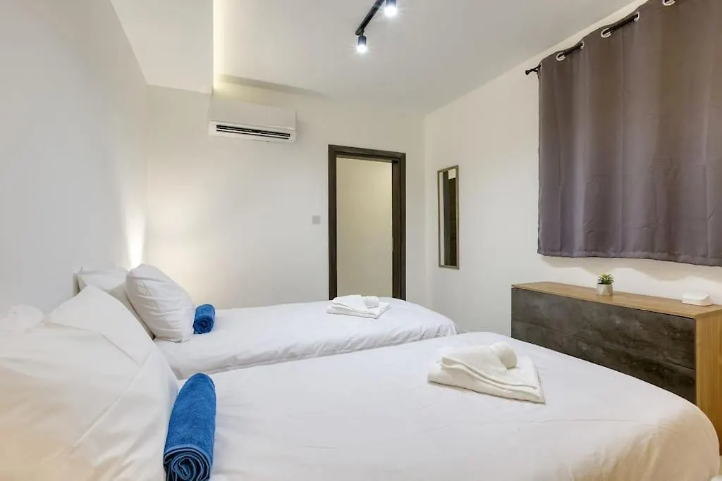 Ra5 - New, Bright & Spacious - Sliema-Gzira Area! 0*, Gzira