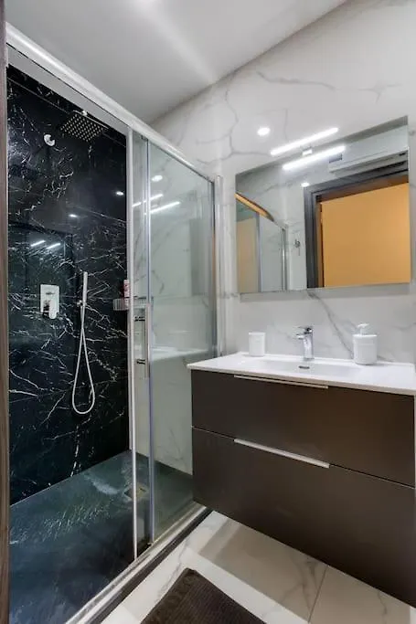 Ra5 - New, Bright & Spacious - Sliema-Gzira Area! 0*, Gzira